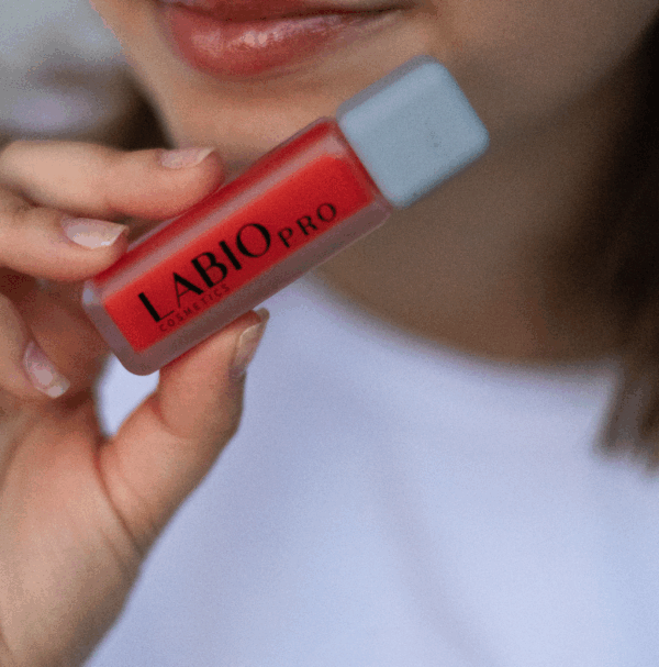 Juicy-Lip Balm peachy | Nawilżający balsam do ust peachy 6 ml