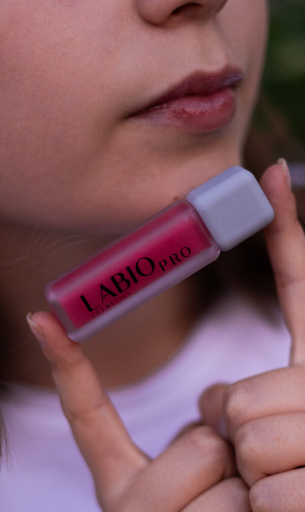 Juicy-Lip Balm rosie | Nawilżający balsam do ust rosie 6 ml